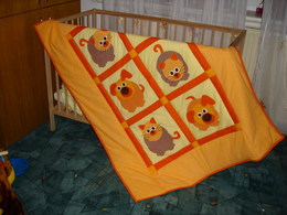 Baby bedspread pussy-cat and dogs