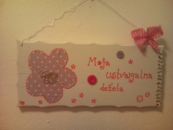 Obešanka Moja ustvarjalna dežela + darilno zavito v eko rjav papir