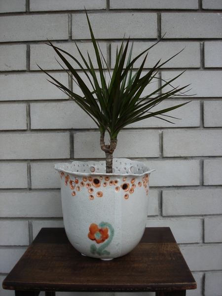 Flower pot