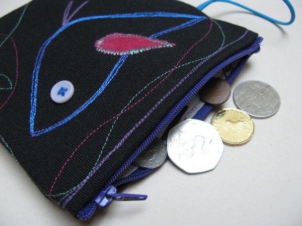 Coin purse with blue bird 