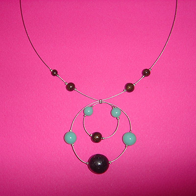 Unikatna, ročno izdelana ogrlica iz ročno izdelanih kroglic.